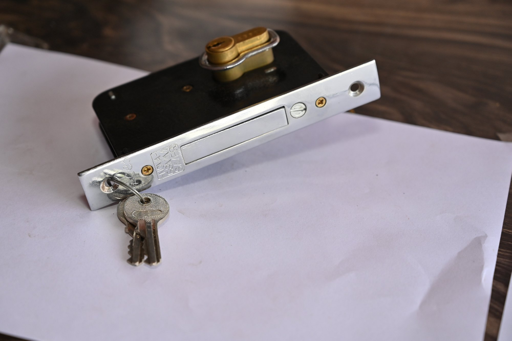 RAMSON (NOVA 68MM. Pin Cylinder) Dead Lock For Aluminum Section